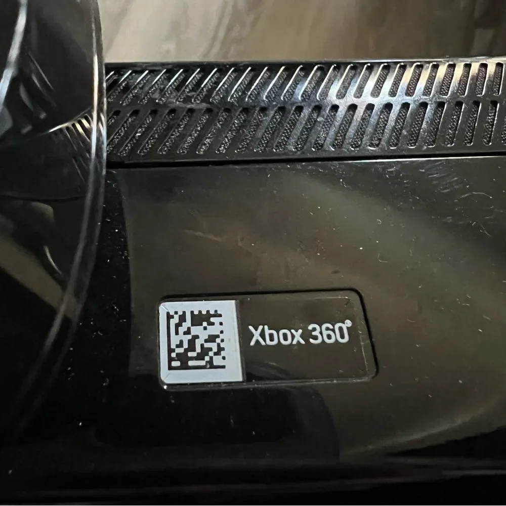 Black Microsoft Xbox 360 Kinect Sensor Bar